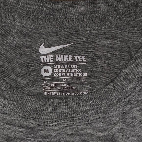 basic nike tee - Picture 6 of 6